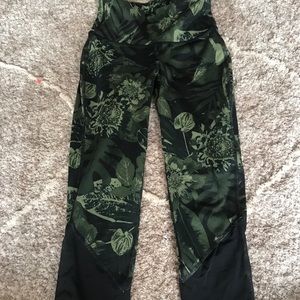 Old Navy Green Floral Leggings